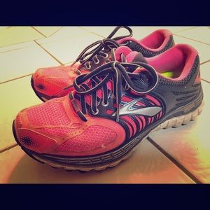 Brooks women’s running glycerine 11 size 8